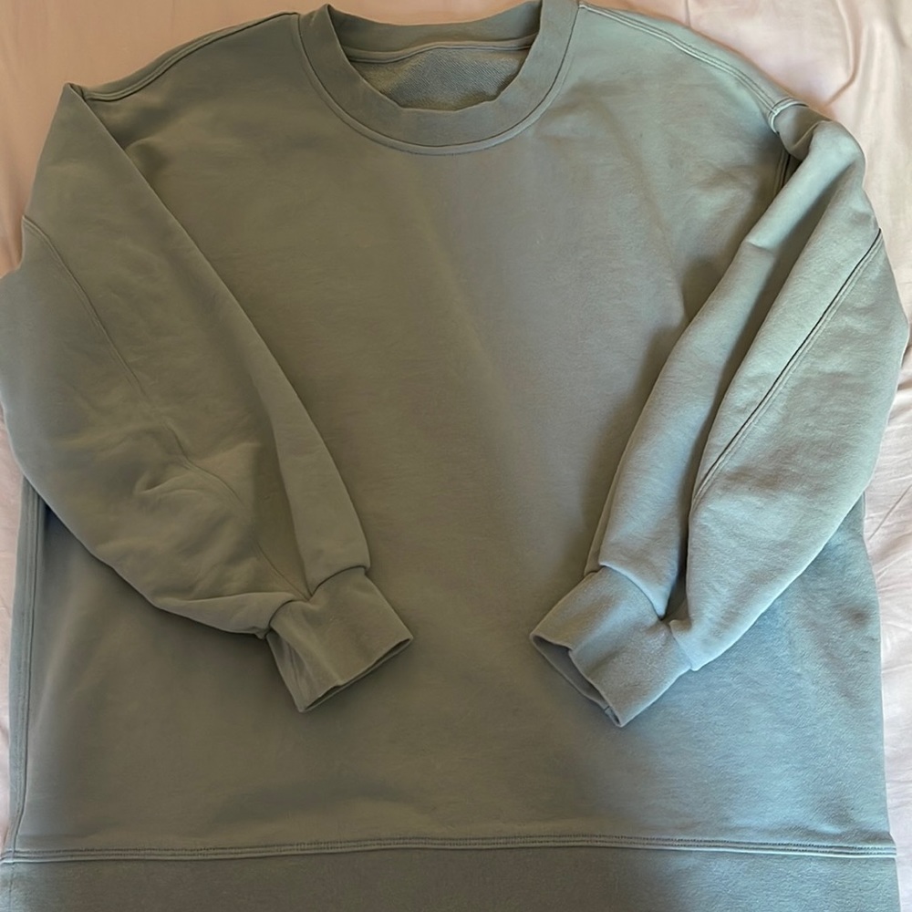 Lululemon silver blue perfectly oversized crew size 6